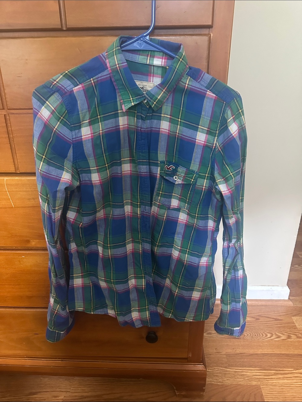 Hollister women’s Green & Blue Plaid Button-Down Shirt